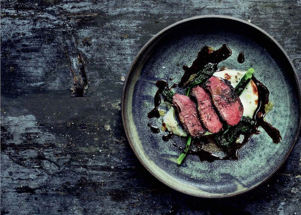 Gåsebryst med jordskokkepuré, palmekål og portvinssjus Opskrift på vildgås