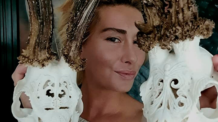 Hun gør bukkeopsatser til kunstoplevelser