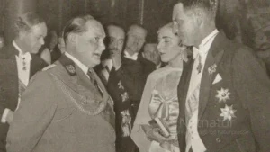 Boganmelder slæbes i retten